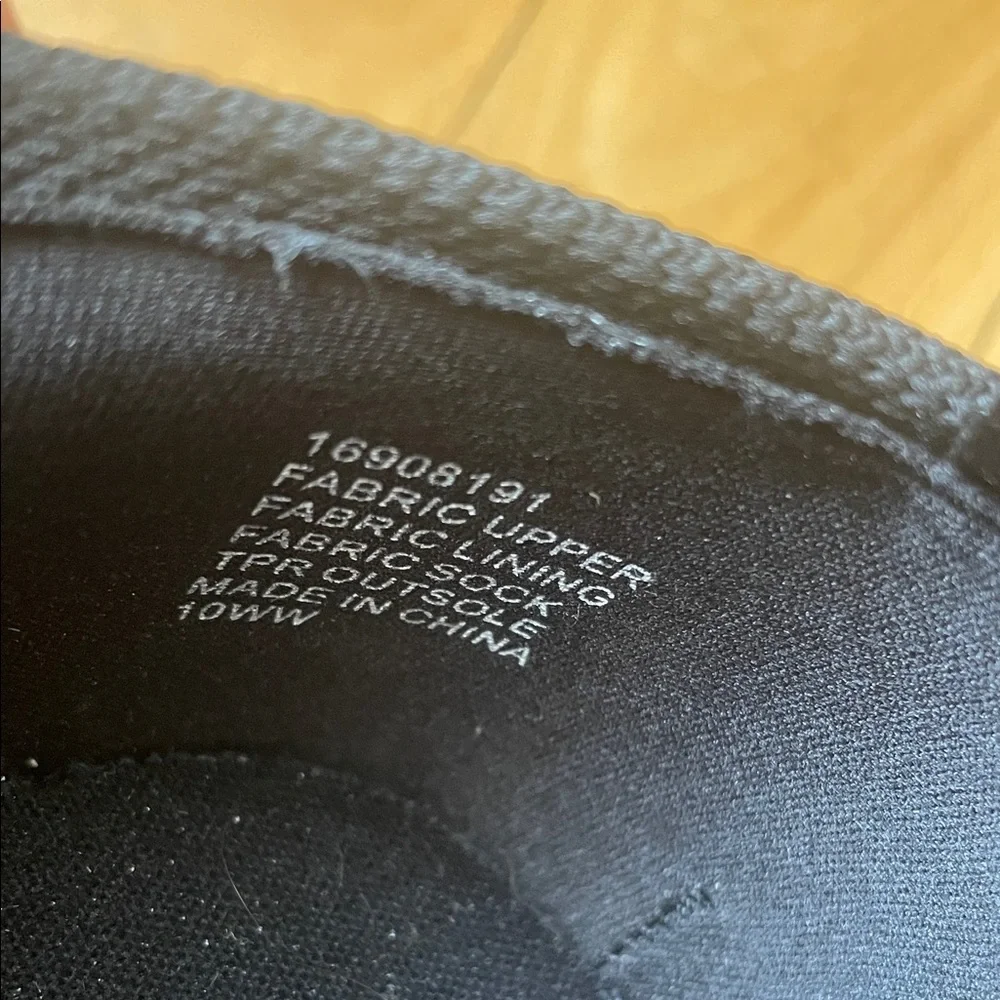 Torrid Black Textured Slip-On Shoes - Picture 4 of 4